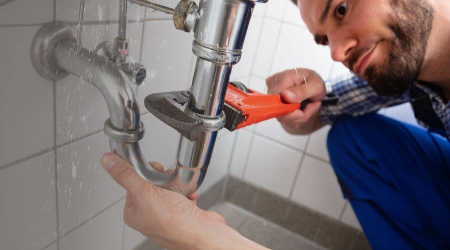 Professional clogged toilet repair services in Dixon, MO